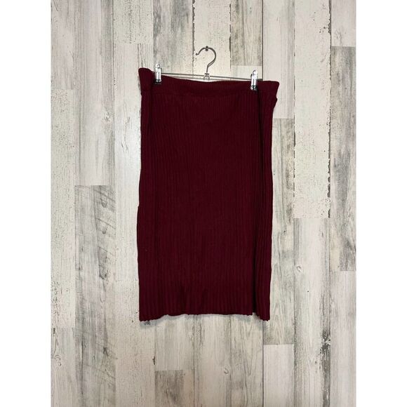 Almost Famous Burgundy Ribbed Midi Skirt 2X – Button Side Detail, Stretchy Knit - Picture 3 of 5